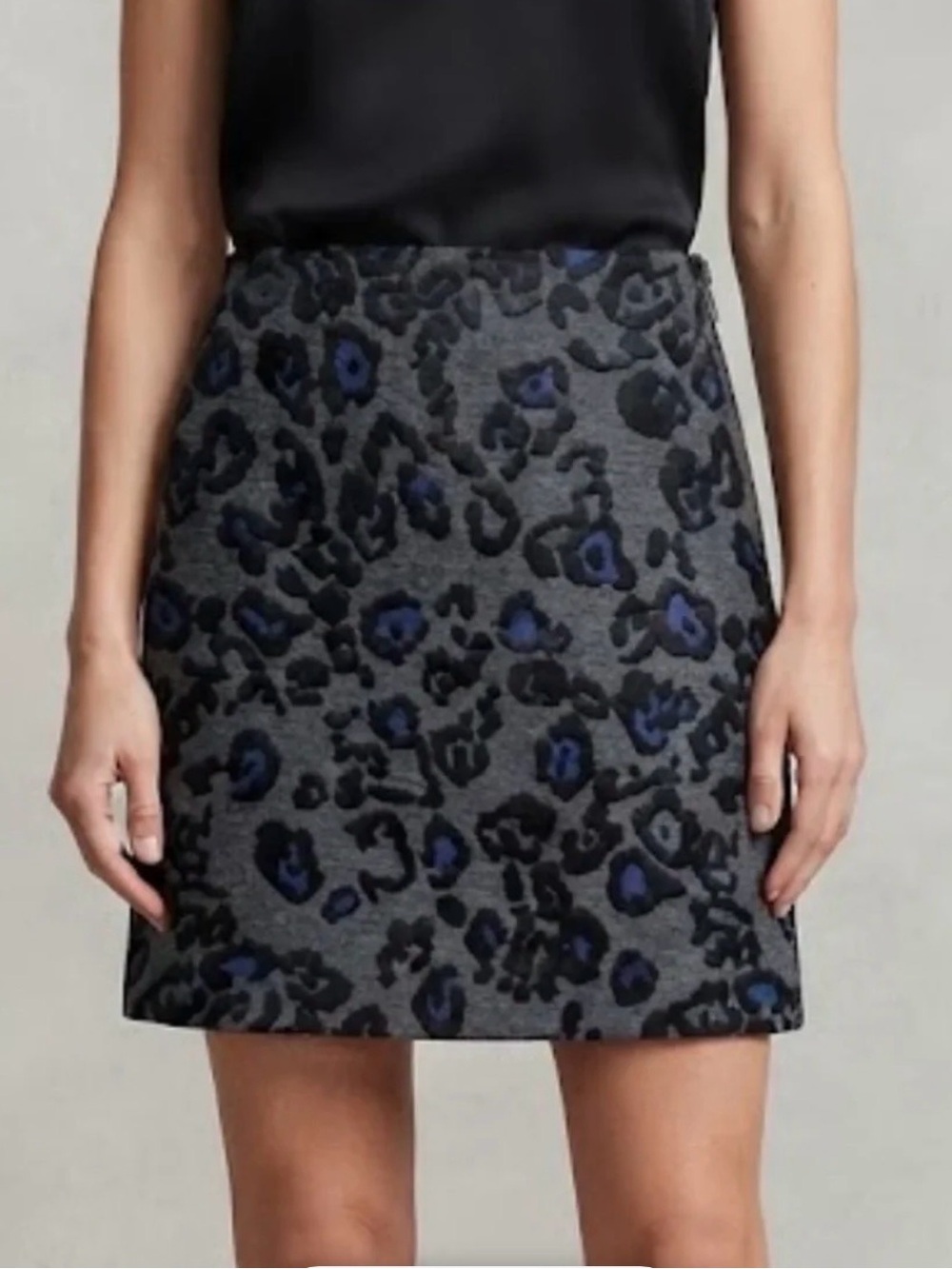 Ann Taylor Black and Navy Jacquard Leopard Print Skirt Size 8